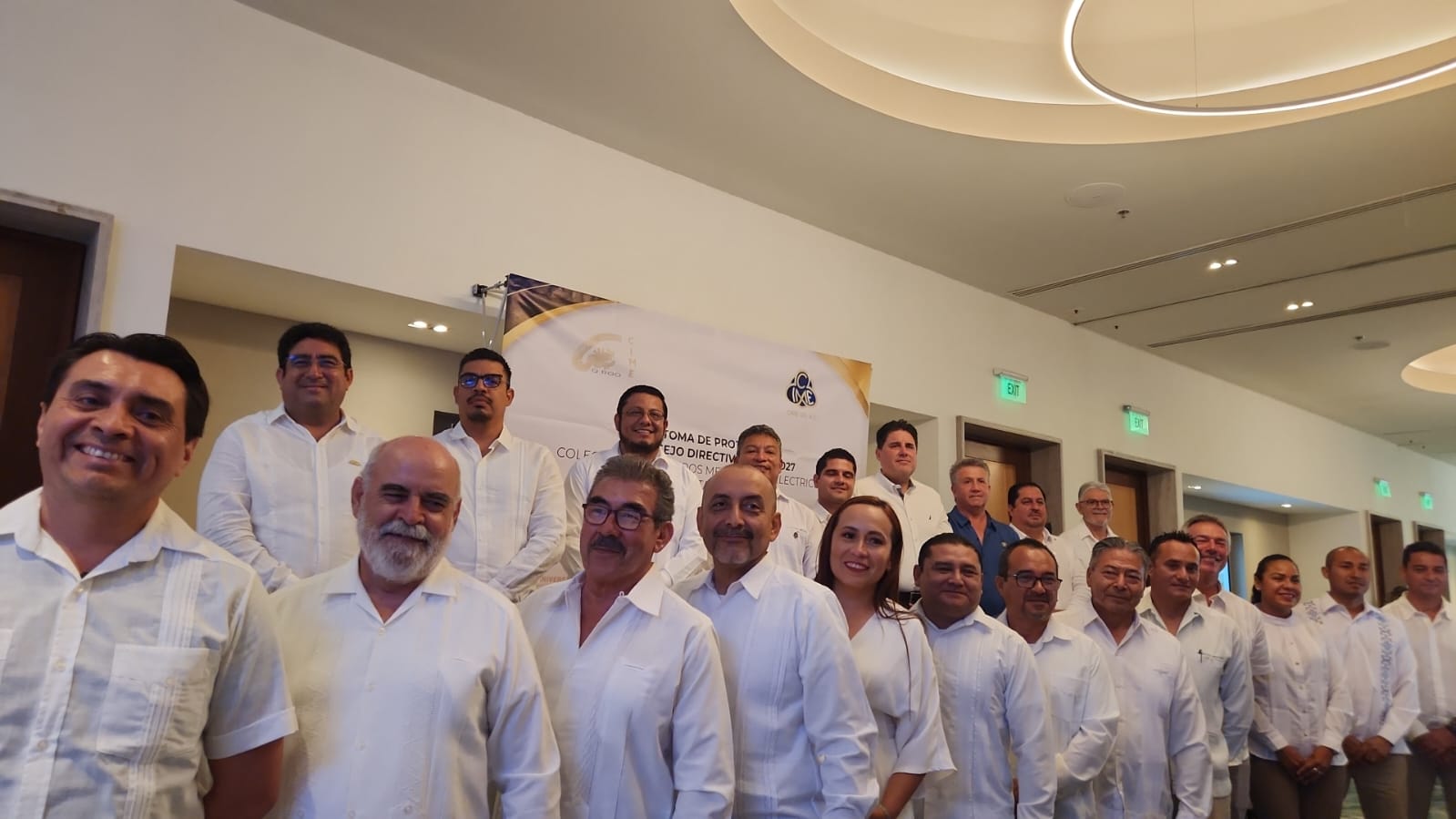Reconocimiento a la Ingeniería Mecánica y Eléctrica en Toma de Protesta