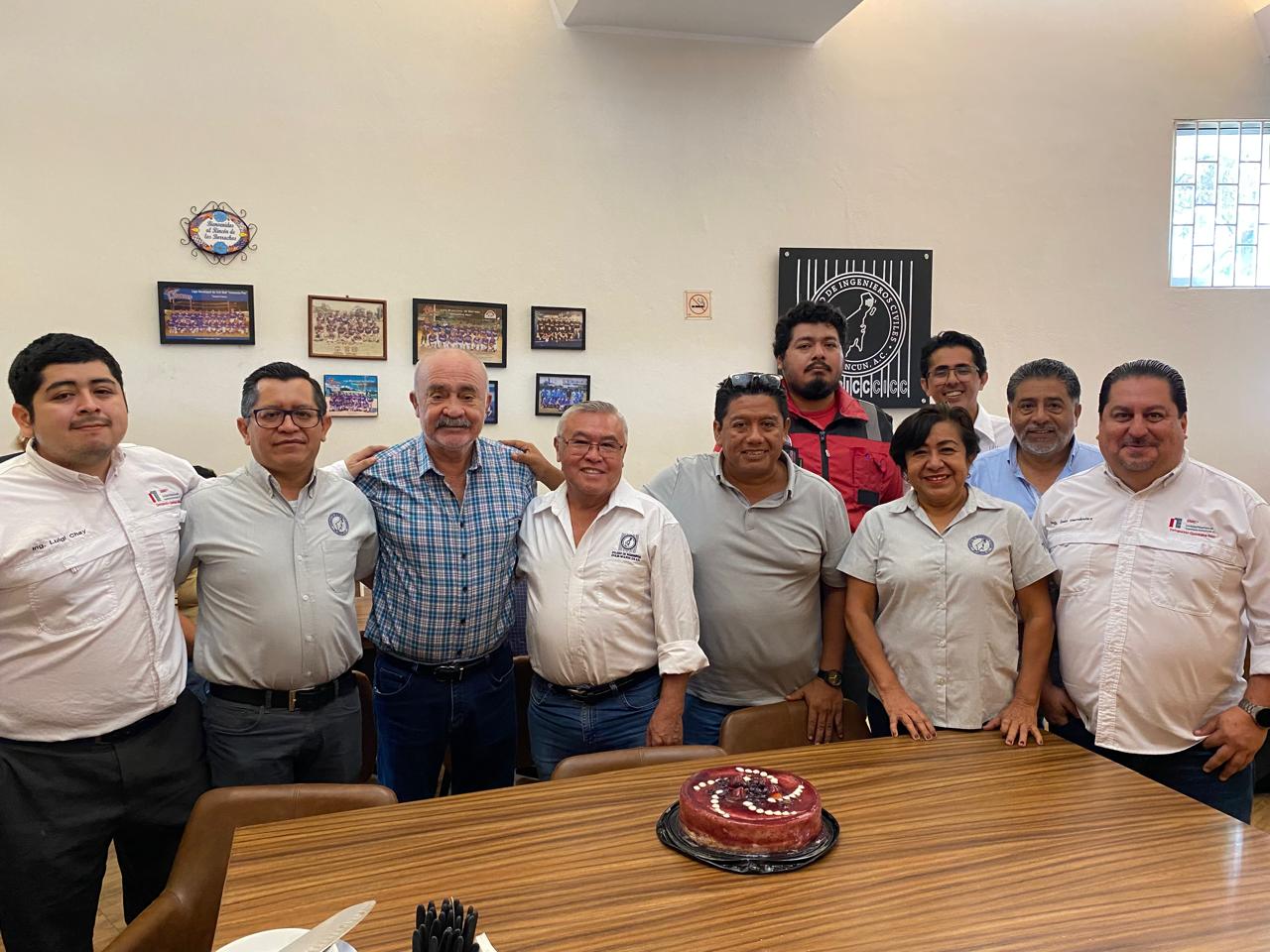 Pastel y comunidad: celebrando a nuestros cumpleañeros del mes