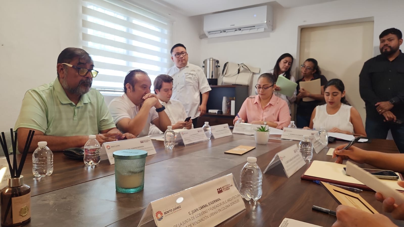 Revisión de Finanzas y Programas de Vivienda en la Octava Sesión del IRV